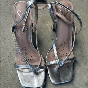Windsor Silver Heels Elegant Minimalist Design
